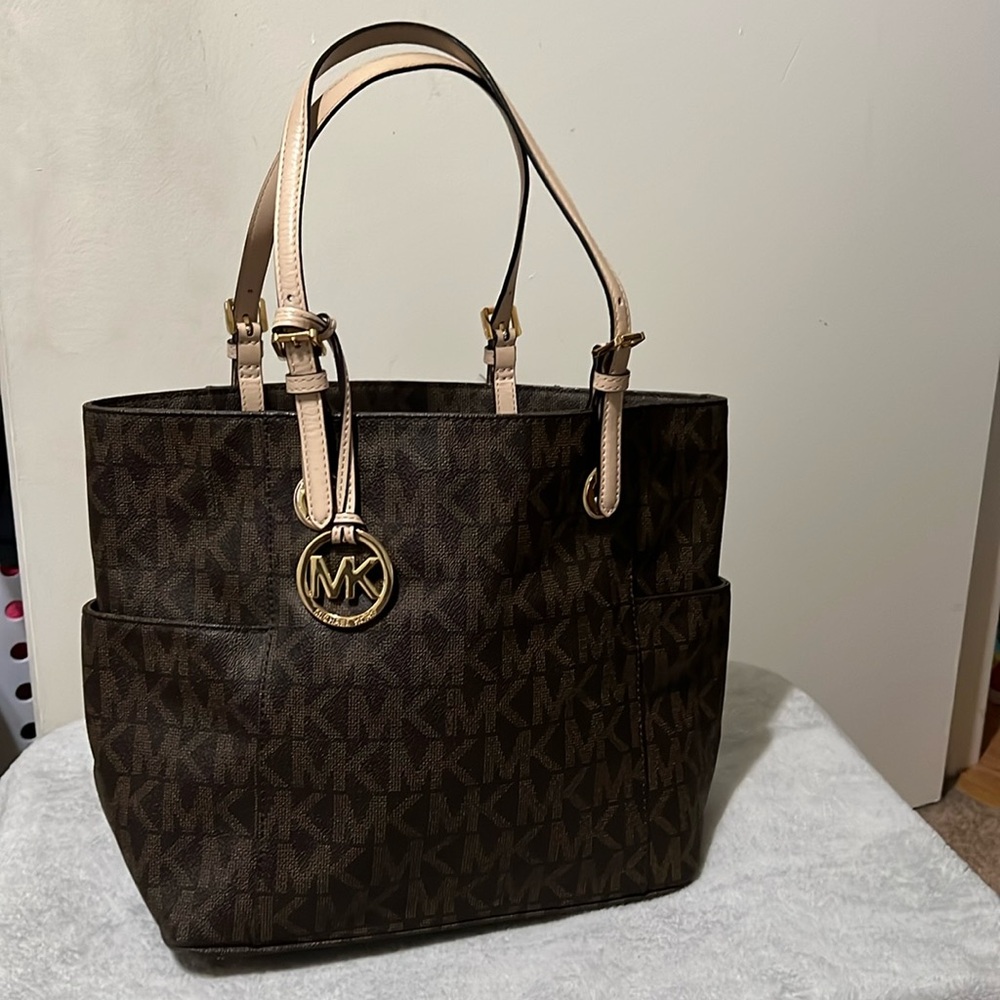 Used Good Condition Micheal Kohrs tote bag